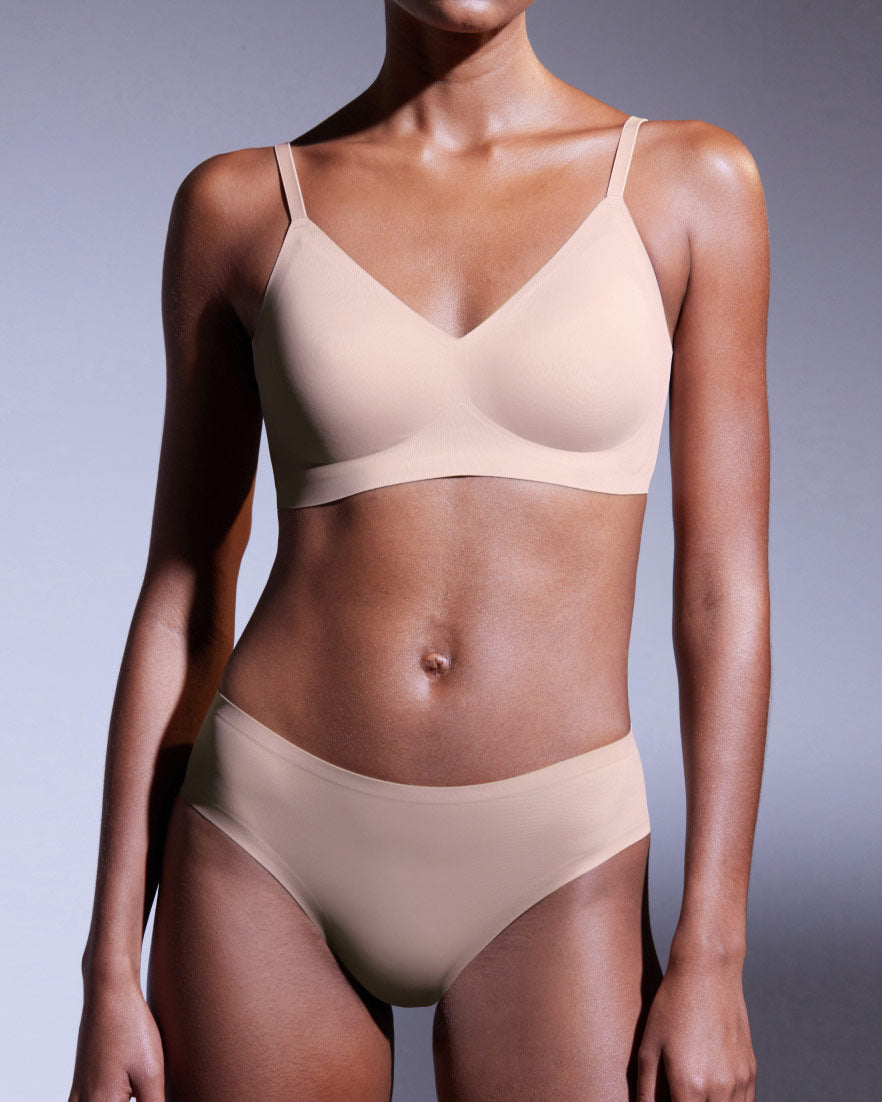 Nude Brief