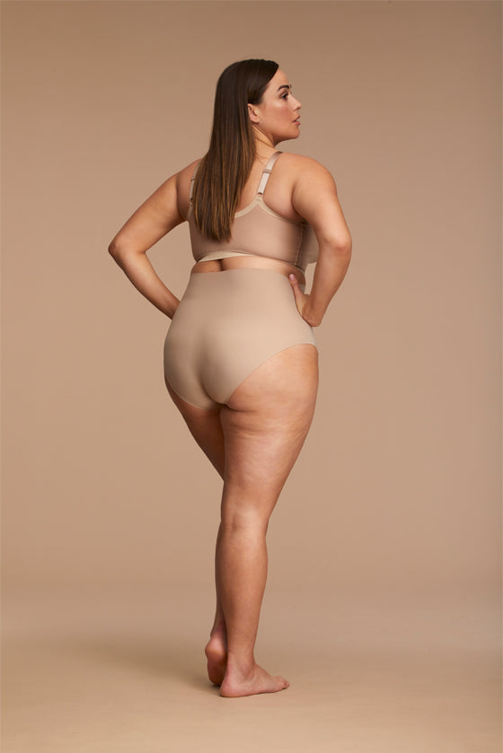 EBY Nude Highwaisted in Plus Back